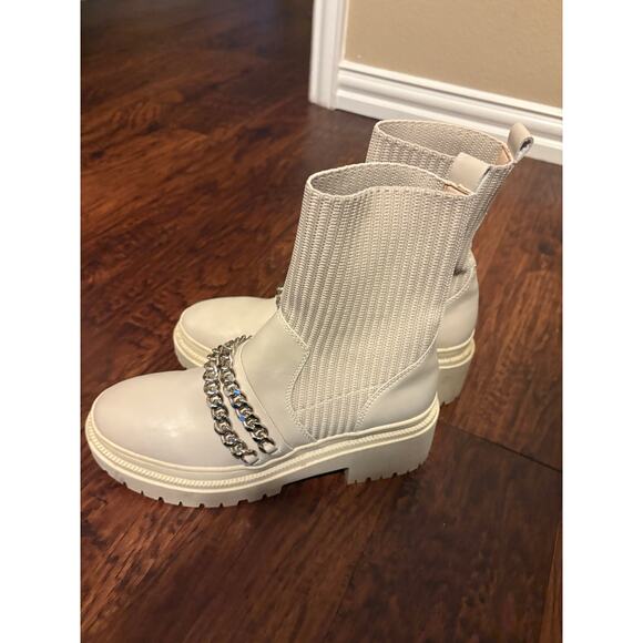 Steve Madden Zyla chelsea boots in size 8 - Picture 2 of 5